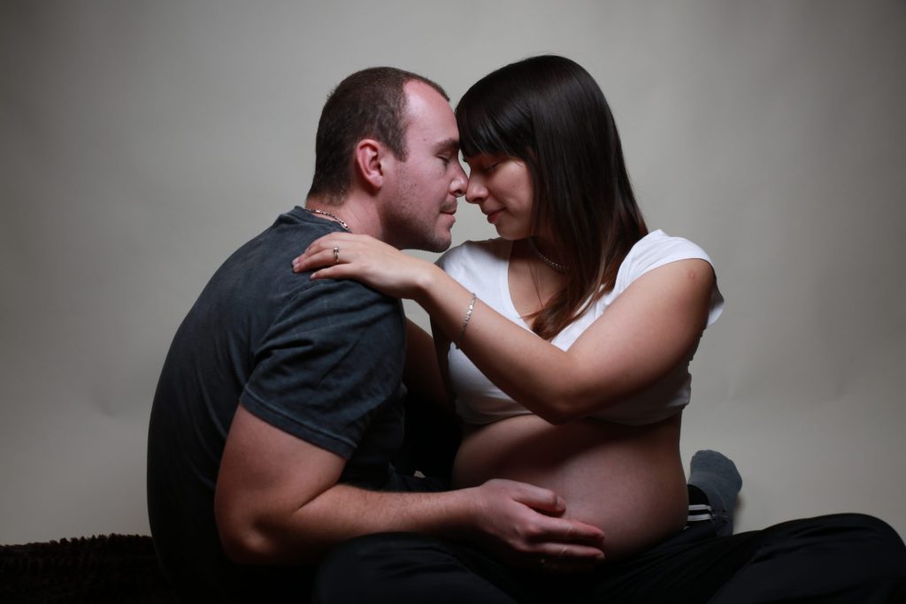 Kismama fotózás – Roncs Attila fotográfus felvétele (4)