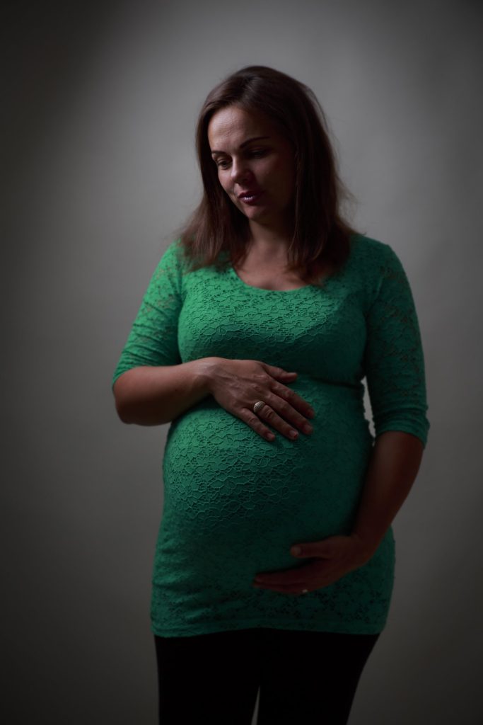 Kismama fotózás – Roncs Attila fotográfus felvétele (18)