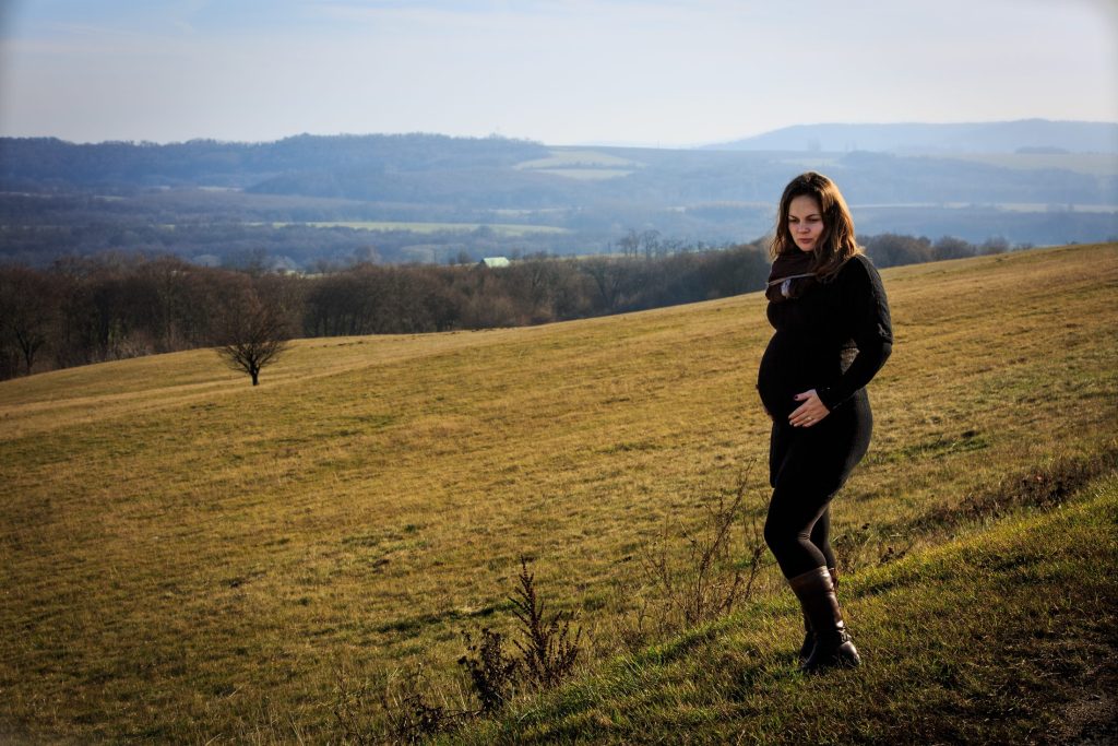 Kismama fotózás – Roncs Attila fotográfus felvétele (24)